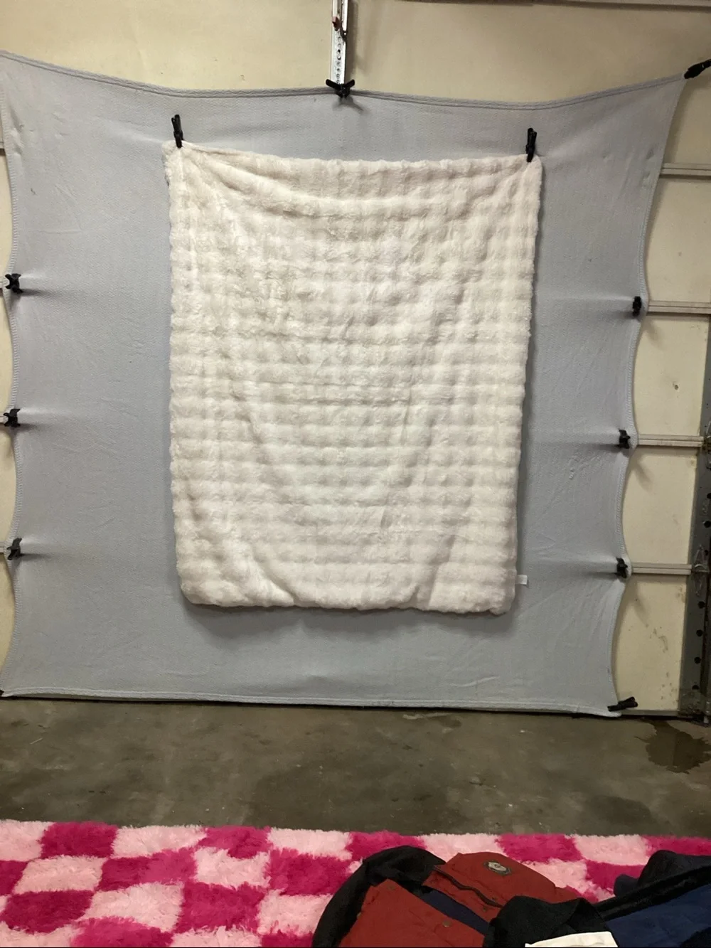 N/A plush throw